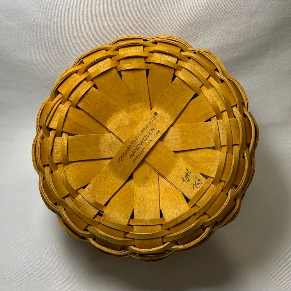 Longaberger 2002 Saffron Booking Basket with Leather Handles - Picture 3 of 4